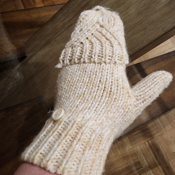 Torrid Cream Knit Gloves, Scarf, Hat Set - Picture 10 of 13